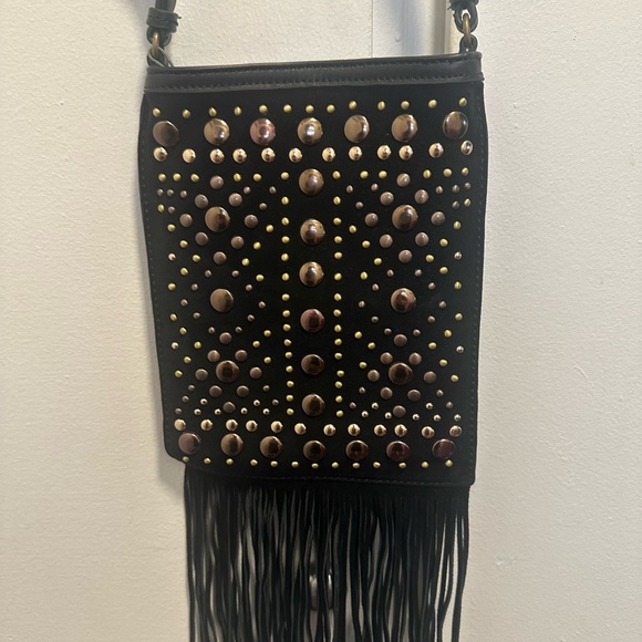 Lucky Brand Fringe Bag NEW WITHOUT TAGS!!
INCLUDED DUST BAG INSIDE. NEVER USED - Picture 1 of 8
